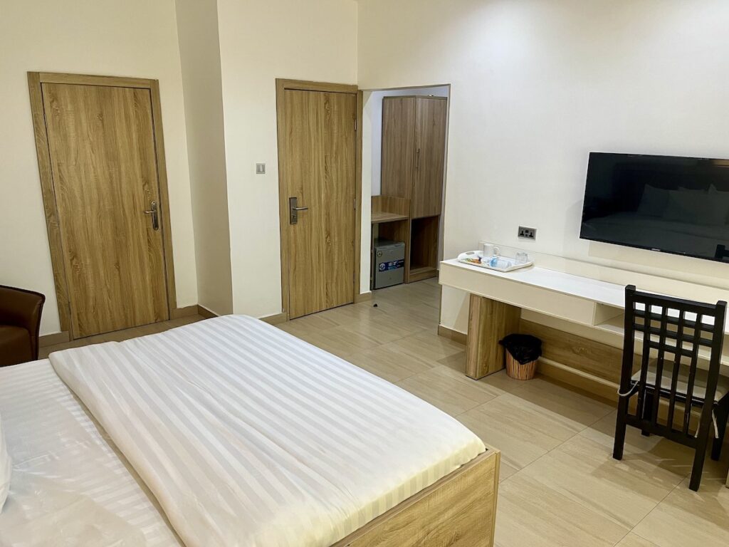 greywood-hotel-ikeja-superior-a