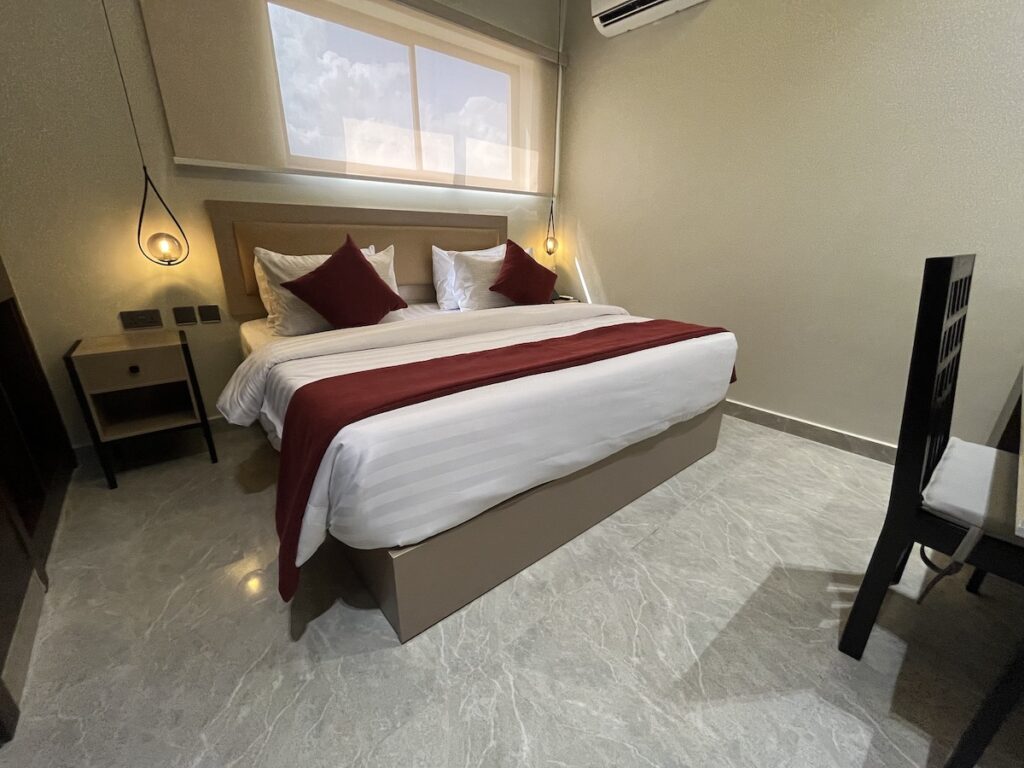 deluxe-teestone-hotel-ikeja-ojodu-lagos