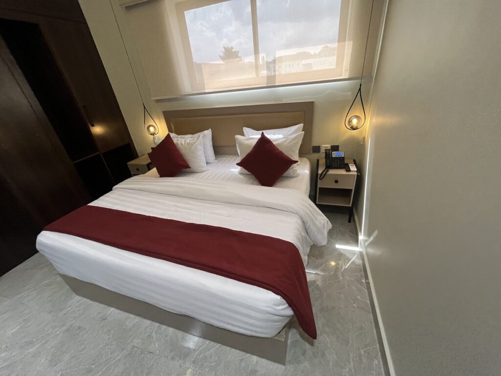 deluxe-teestone-hotel-ikeja-ojodu-lagos