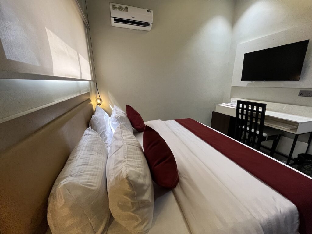 deluxe-teestone-hotel-ikeja-ojodu-lagos